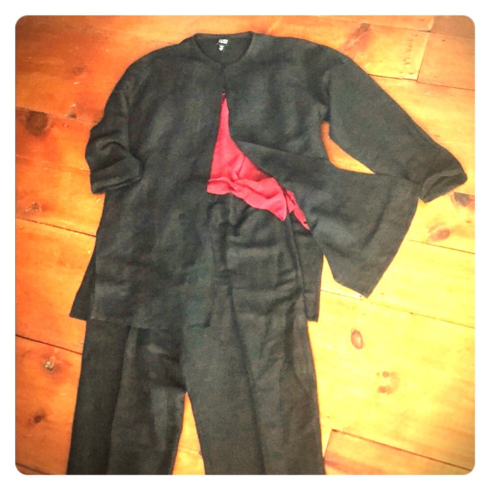 Eileen Fisher 2 piece linen suit never worn.
